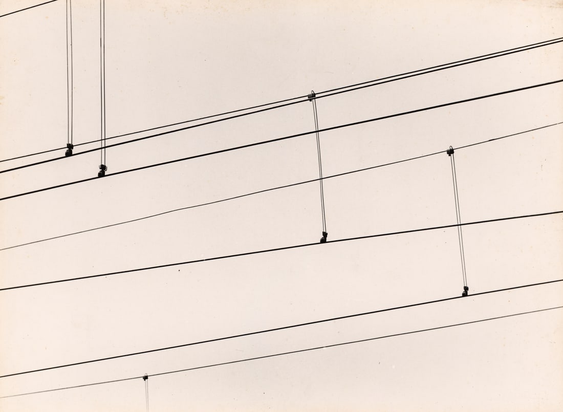 OTTO STEINERT (1915–1978) - Punkte und Linien, 1953: Vintage silver print, mounted on original exhibition cardboard 28,9 x 40,3 cm (11.4 x 15.9 in) With the photographer's early studio stamp "Foto + Copyright / DR. STEINERT KEPLERSTR. 3 / SAARBRÜCKEN" 