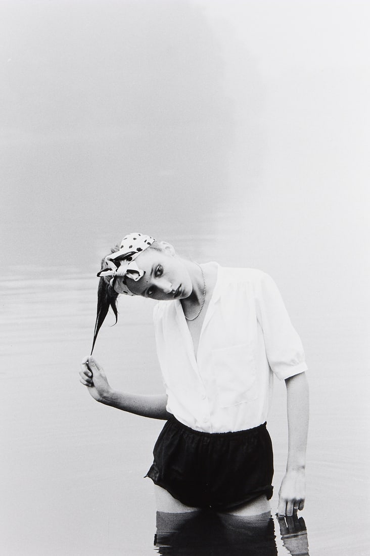 UTE MAHLER (*1949) - Julia im Wasser, 1980: Gelatin silver print 44,4 x 30,5 cm (17.5 x 12 in) Signed, titled and dated in pencil by the photographer on the reverse; Edition #1 of 7