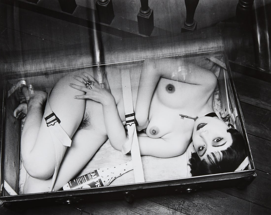 NOBUYOSHI ARAKI (* 1940) - Untitled, from the series `Tokyo Shijo`, 1977: Gelatin silver print, framed 72,9 x 91,1 cm (28.7 x 36 in) Signed by the photographer in pencil on the reverse PROVENANCE: acquired by the present owner from Phillips de Pury in 2003
