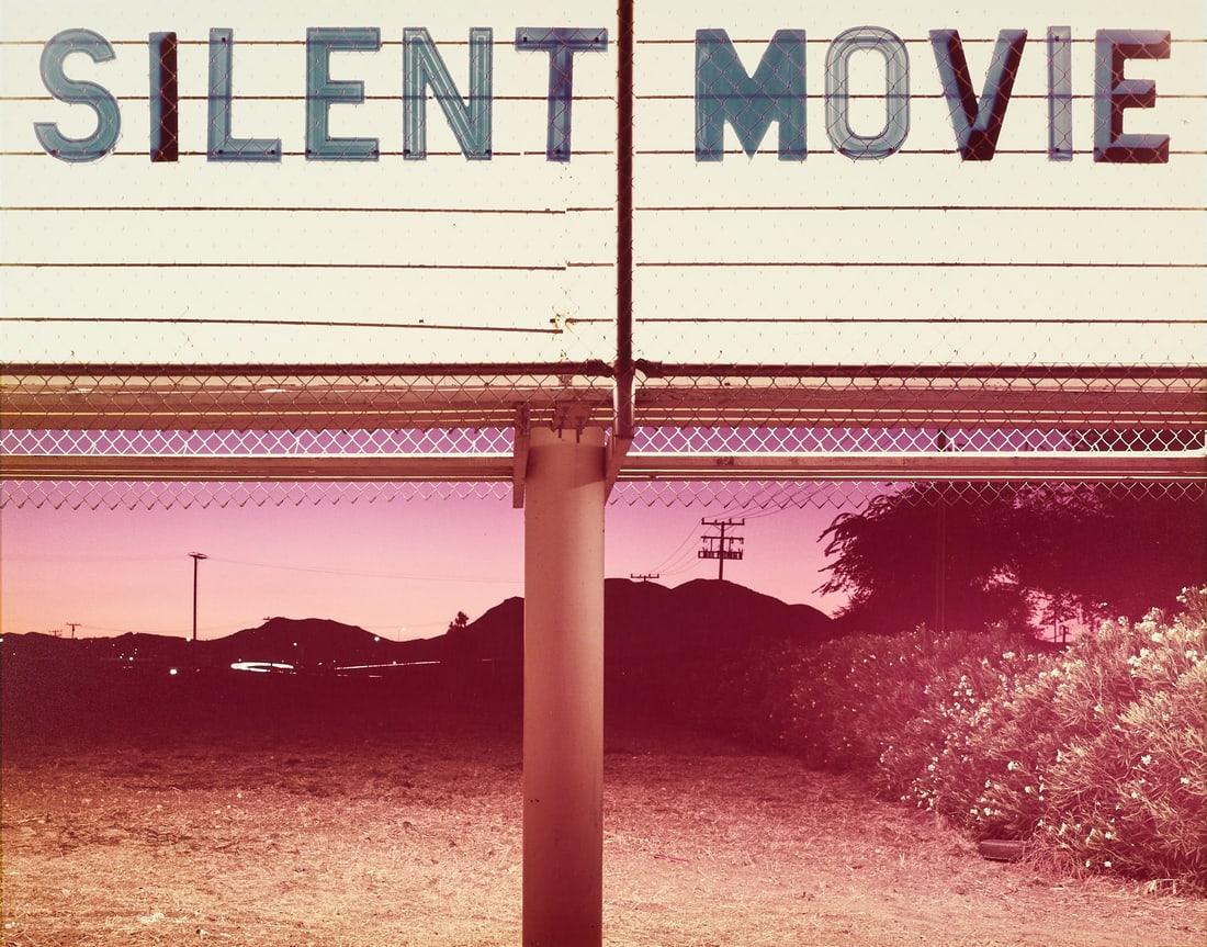 ALFRED SEILAND (* 1952) - "Autokino Imperial" (from the series 'Eastcoast-Westcoast`), California: Chromogenic print, printed 1985 29,5 x 37,5 cm (11.6 x 14.8 in) Titled, dated and numbered by the photographer in pencil on the reverse, photographer´s stamp on the reverse; Year 1985 Edition # 5 PRO