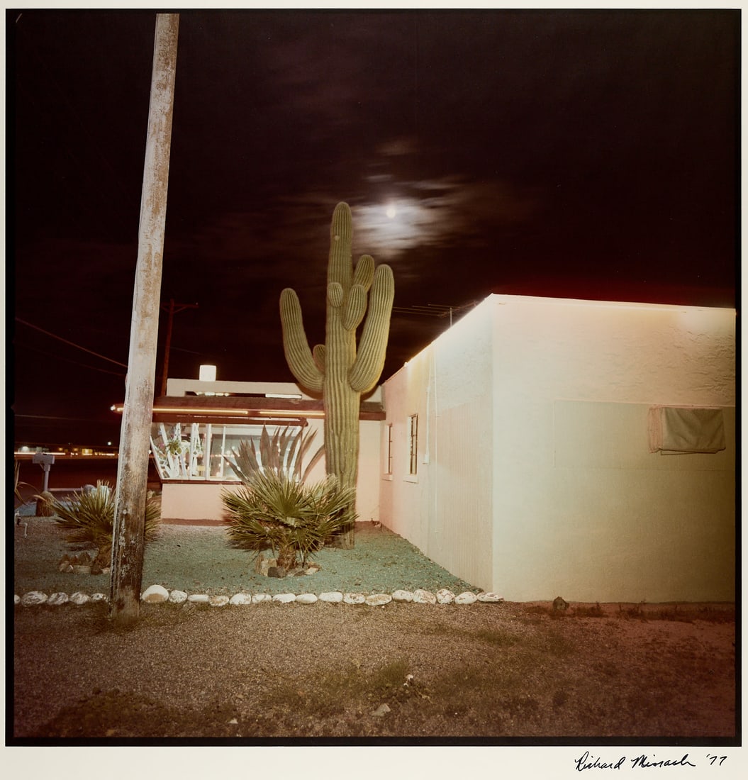 RICHARD MISRACH (* 1949) - Untitled, House with Cactus, 1977: Vintage chromogenic print on Agfa baryt paper 38,8 x 38,8 cm (15.3 x 15.3 in) Signed and dated by the photographer in ink in the margin