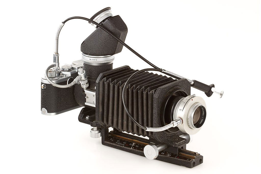 IIf 'Opthalmology' outfit: rare Hektor 4.5/13.5cm no.1085554 in special ophthalmology mount for close-up photography of the human eye, with IIf body, Visoflex I with PEGOO prism, bellows I UXOOR, double cable release OZWTO and