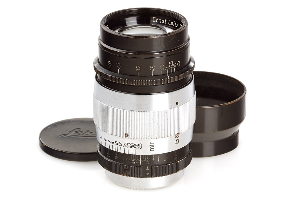 Hektor 1.9/7.3cm black/chrome: in very fine original condition with clean lenses, both caps, hood, keeper, no. 235949
