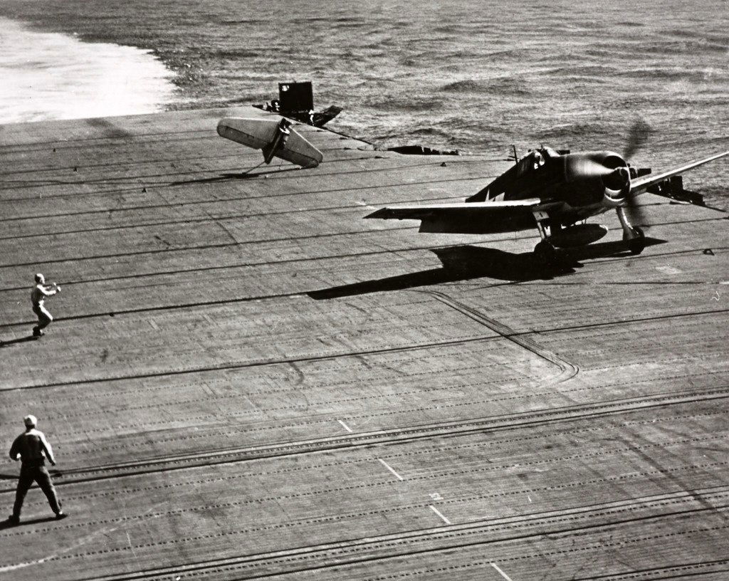 W. EUGENE SMITH (1918–1978) ‘The Pacific Campaign’, 194: Gelatin silver print, printed later 15,2 x 19 cm Credited by the photographer's estate in pencil on the reverse Zweiter Weltkrieg, Ein US Navy Flugzeug landet am Flugzeugträger USS Bunker Hill währe