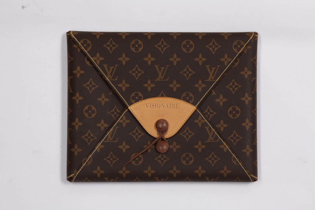 VISIONAIRE NO 18: LOUIS VUITTON PORTFOLIO, THE FASHION: , Nan Goldin, Jürgen Teller, Terry Richardson, Mario Testino, u.a., New York: Visionaire Publishing, 1996 50 loose signatures with belly band numbered 2171 in ink; contained in 4to. deluxe monogramme