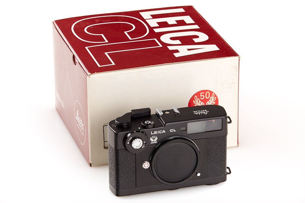 CL '50 Years' *: body in new condition with special number 422-E, complete with cap, strap, instructions, registry card, maker's box, 1975, Sn. 1409044. For this items, if sold and/or shipped within the E.C. the premi