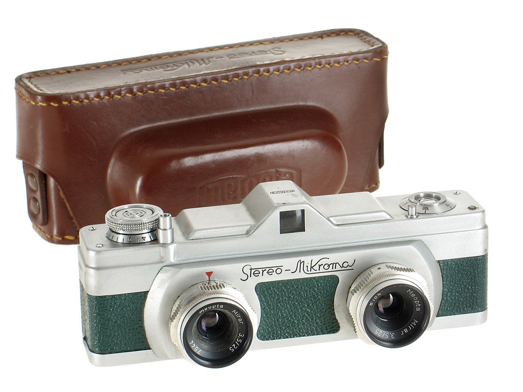 Meopta Stereo-Mikroma *: for stereo exposures on 16mm film, 1st model with green leather, both caps, case, c. 1961 . For this items, if sold and/or shipped within the E.C. the premium is 27,6% (including VAT) plus 20% VAT on 