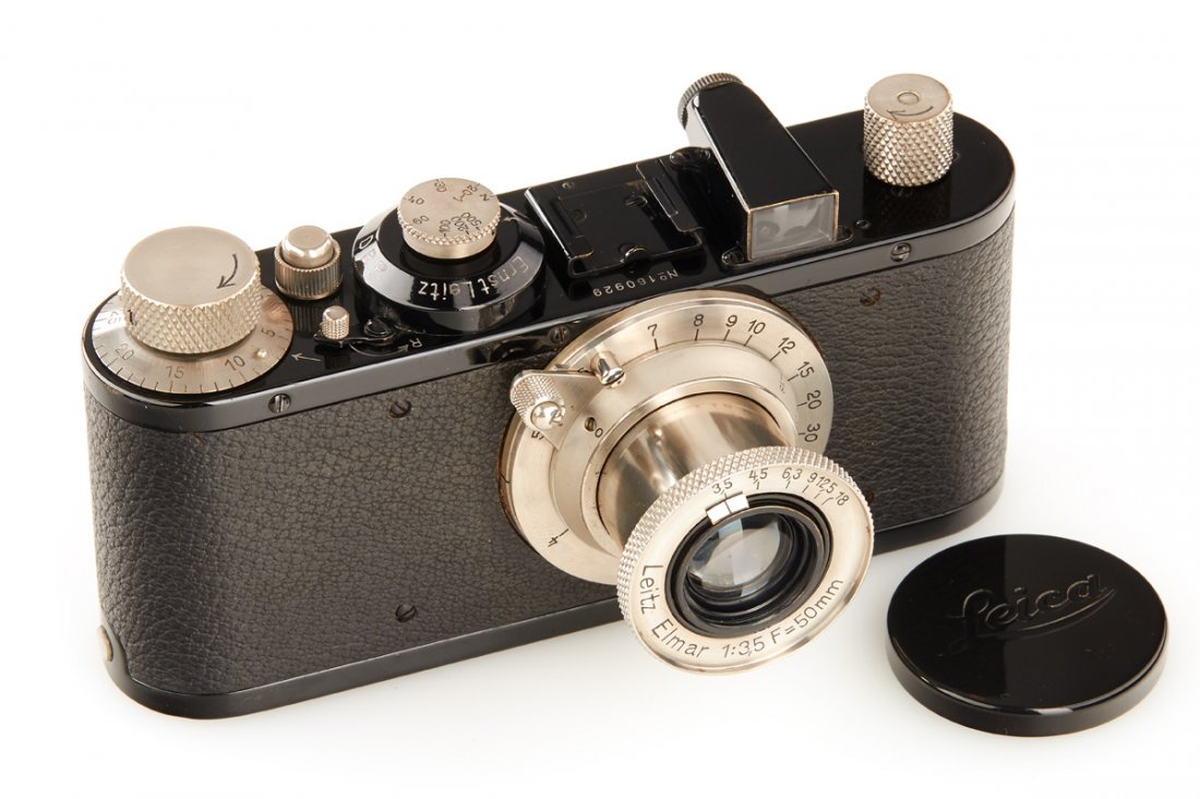 Standard black *: export camera in very fine condition and good working order with un-numbered 11 o'clock nickel Elmar 3.5/50mm in Feet, base plate engraved 'Germany open-close' (black painted cap), 1935, no. 160929 - 