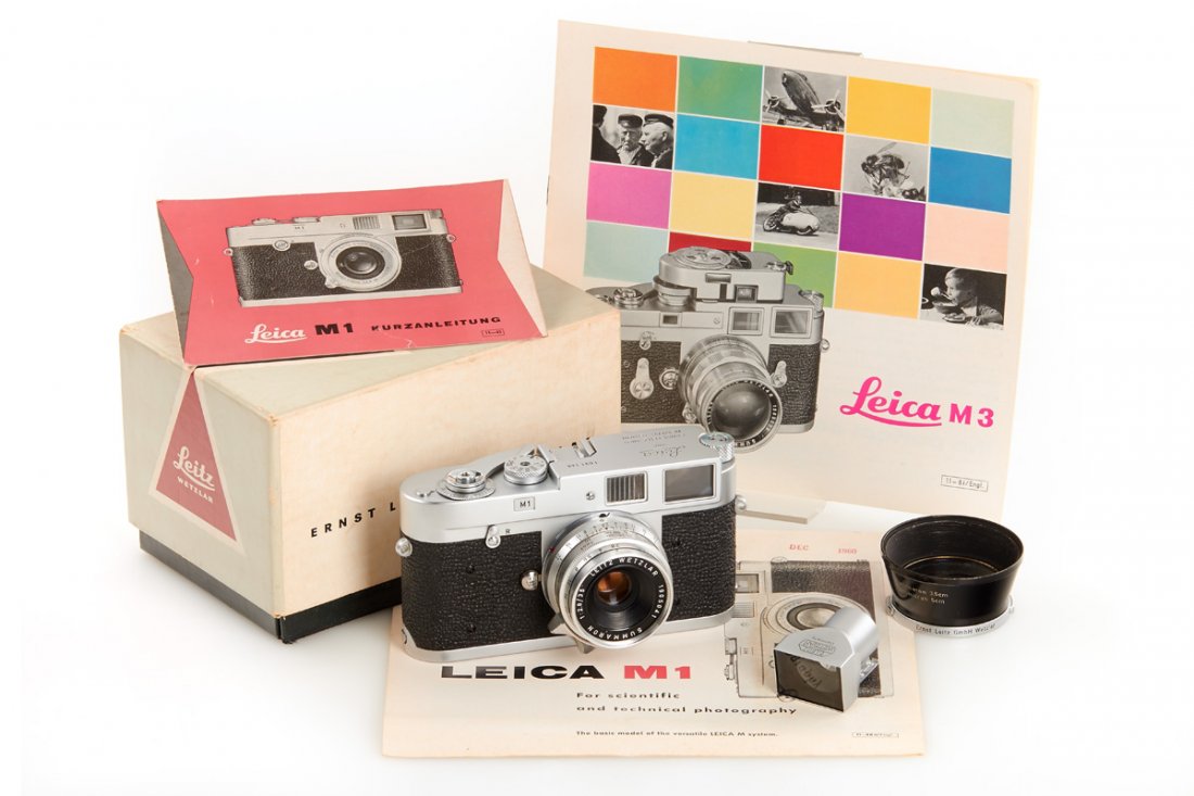 M1 body in almost mint condition with clean SM Summaron: body in almost mint condition with clean SM Summaron 2.8/35mm no.1905041 (M-adapter, cap), ITDOO hood, 3.5cm SBLOO BL finder (case), maker's box for body, brochure, 1964, no. 1091146 - The buyers prem