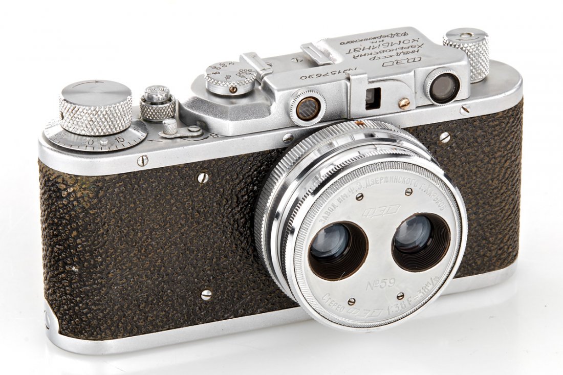 FED Id Stereo: modified Russian Leica copy with swing-out mask on the viewfinder, incl. rare Stereo Fed 3.8/38mm stereo lens no.59 (total production around 50 units), 1939, no. 157630 - The buyers premium for all it