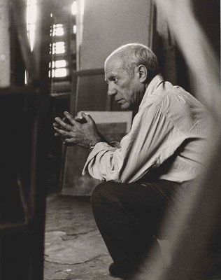 HERBERT LIST (1903–1975): Pablo Picasso, Paris 1948 , Gelatin silver print, printed in the 1990s by Max Scheler , 29,6 x 23,3cm, Photographer's estate stamp with handwritten title, ed. no. and date on the reverse, signed by Ma