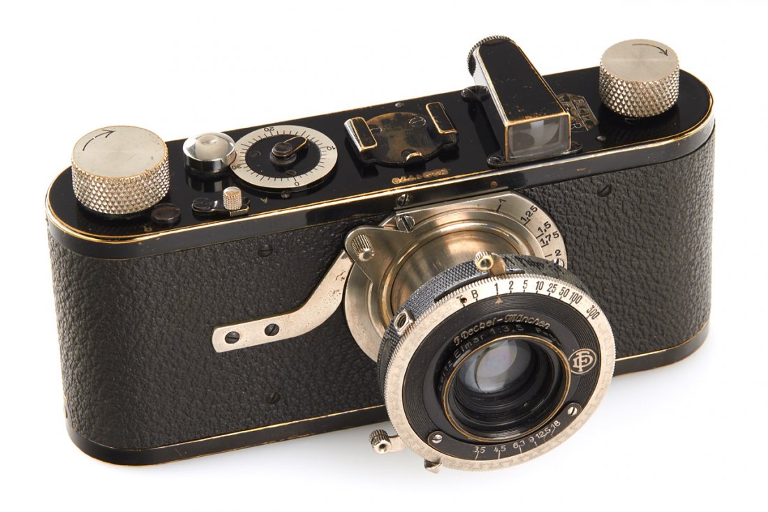 I Mod. B Rim-Set Compur *: second version Compur Leica in fine and fully working original condition, never restored or repainted, 1930, no. 21779 The buyers premium for all items exported out of E.C. (European Community) is 23%
