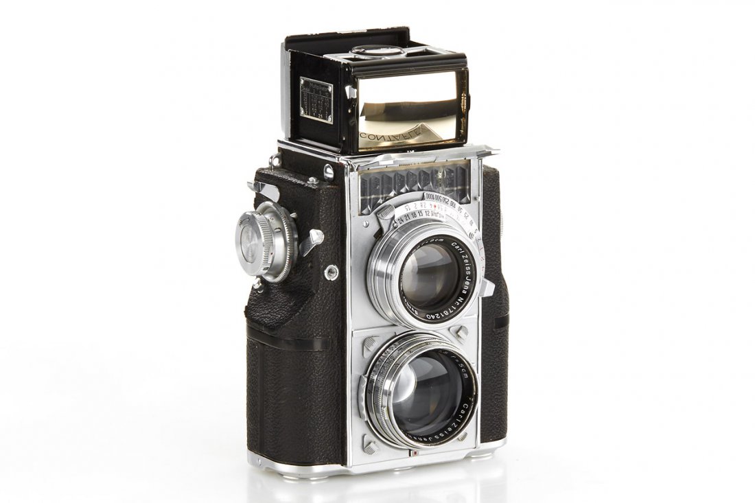 Zeiss Ikon Contaflex TLR *: classic 35mm TLR in fantastic condition, shutter and meter in working order, Sonnar 1.5/5cm no.2188124 - this one of the most beautiful cameras we have seen for a long time, 1935, no. A75630 The buyer