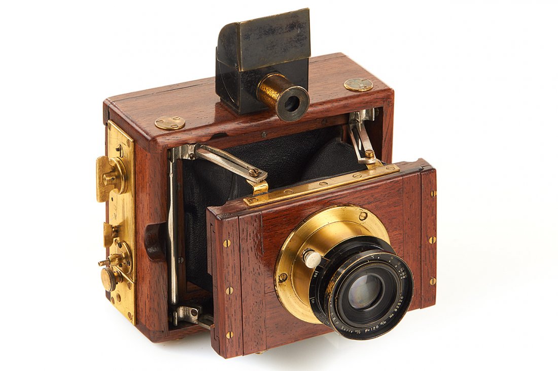 German Strut-Folding Camera (1 of 4)