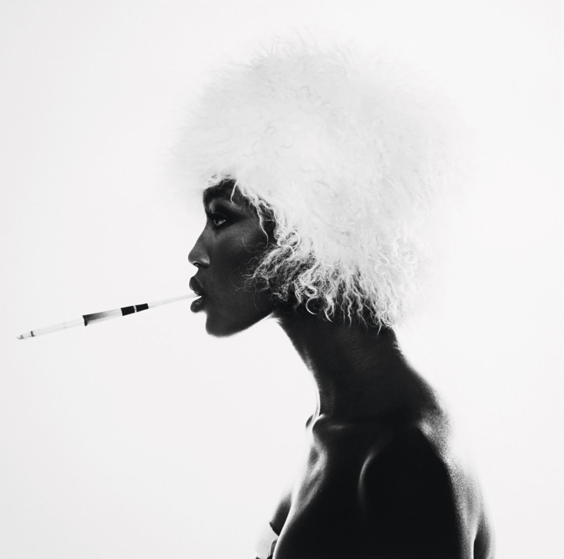 MICHEL COMTE (* 1954): Naomi Campbell for Vogue Italia (White Story)1994, Archival pigment print on aluminium, printed later, framed 68 x 68,5 cm Signed and numbered by the photographer in ink on the reverse, photographer's