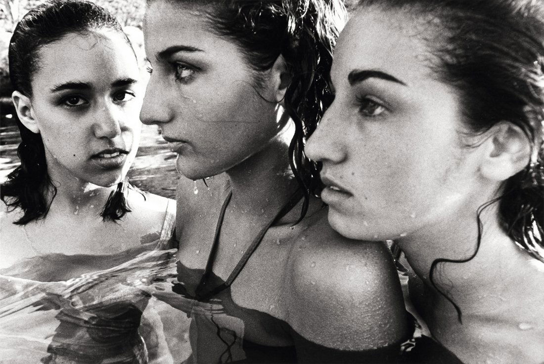 WILLIAM KLEIN (* 1928): ‘Three Greek Heirettes’, Greece 1963, Gelatin silver print, printed in the 1970s 15,5 x 23,2 cm Photographer's Paris studio stamp on the reverse