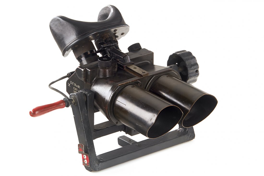 (Emil Busch) cxn  D.F. 10x18 Flak Glass Binoculars (1 of 7)