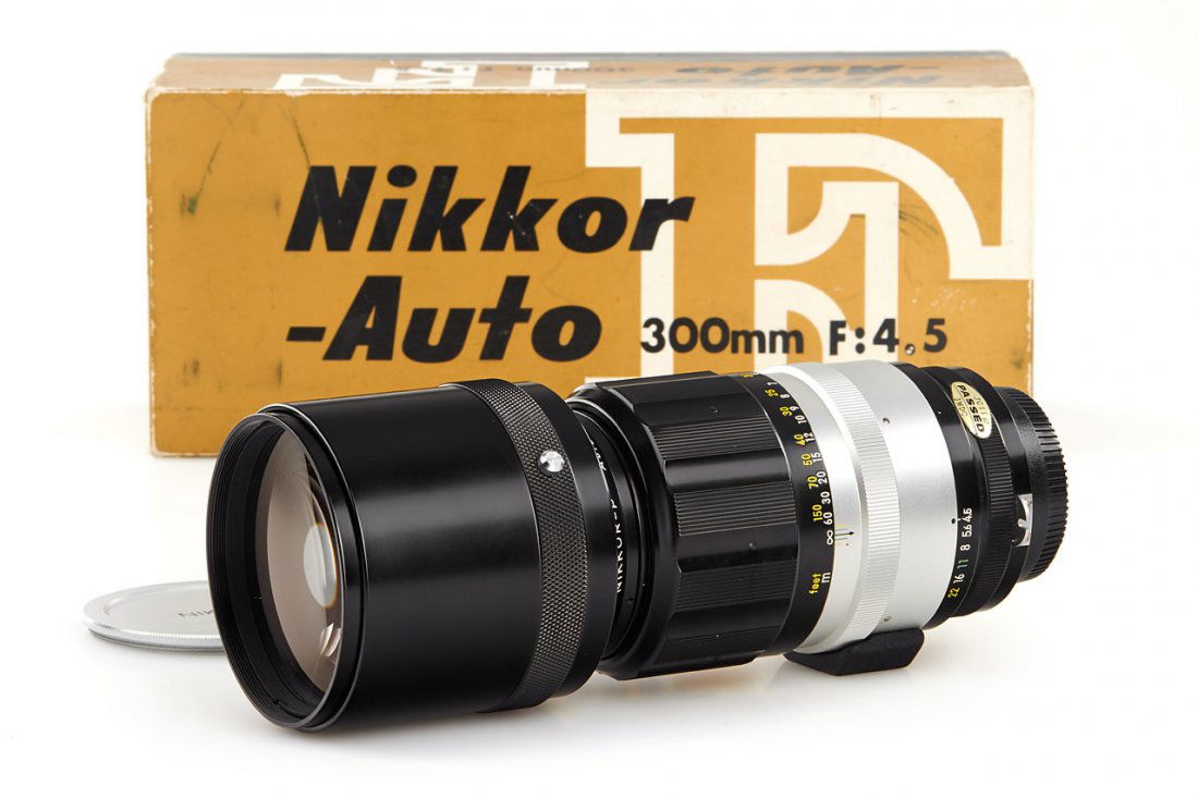 Nikon 4.5/300mm Nikkor-P Auto, 1966, no. 312654 (1 of 6)