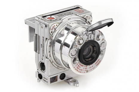 Le Coultre Compass, c.1938, no. 4284: classic miniature camera, made by famous Swiss watch manufacturer Jaeger LeCoultre, French version in beautiful condition, with focusing screen back, Anastigmat 3.5/35mm no.CCL3B The buyers premium fo