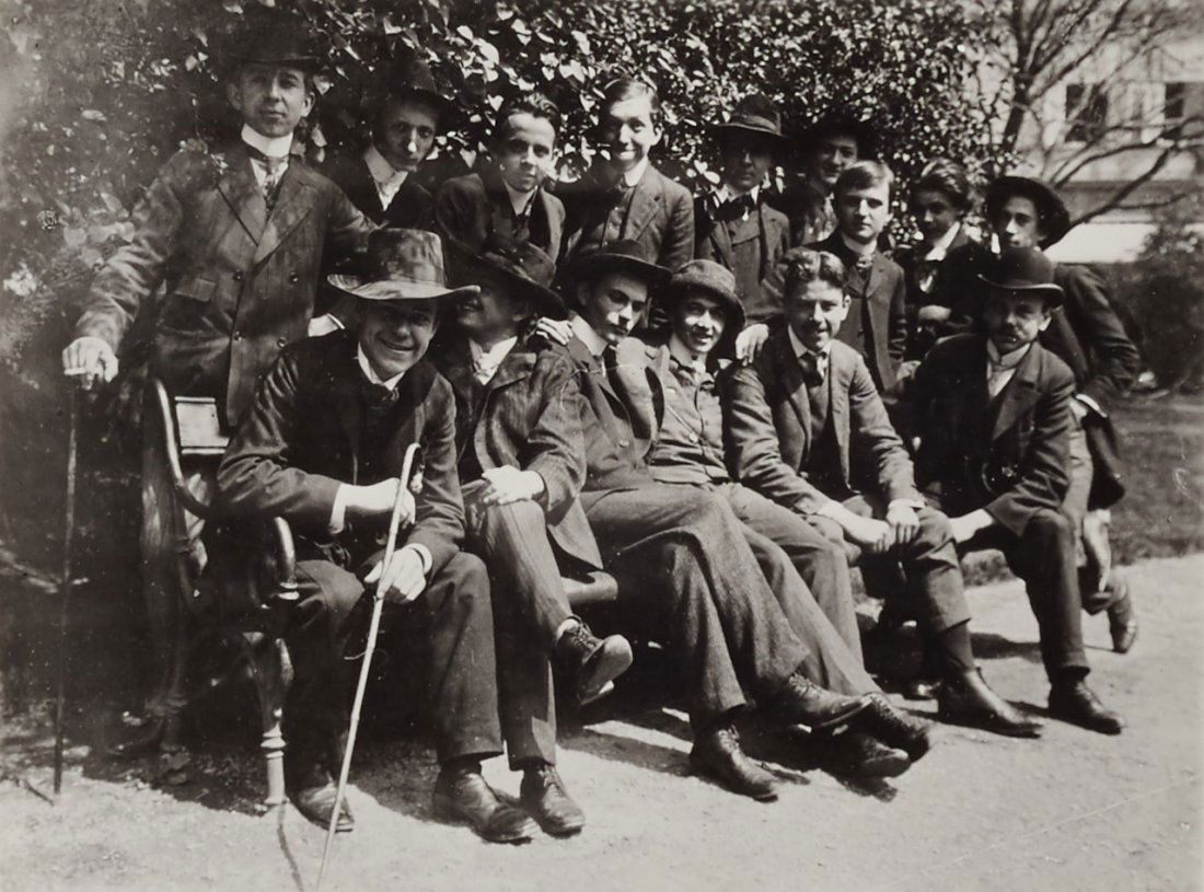 ANONYMOUS PHOTOGRAPHER: Egon Schiele and his classmates from the Academy of Fine Arts, Vienna 1907 Gelatin silver print, printed in 1964 (on occasion of Dobrowsky's death) 7,9 x 19,6 cm The print comes with the original type