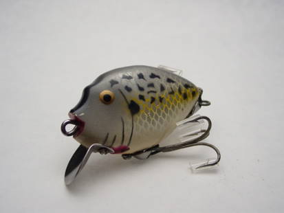 Heddon 740 Punkinseed Lure: Floater in Crappie finish. Grade: Excellent