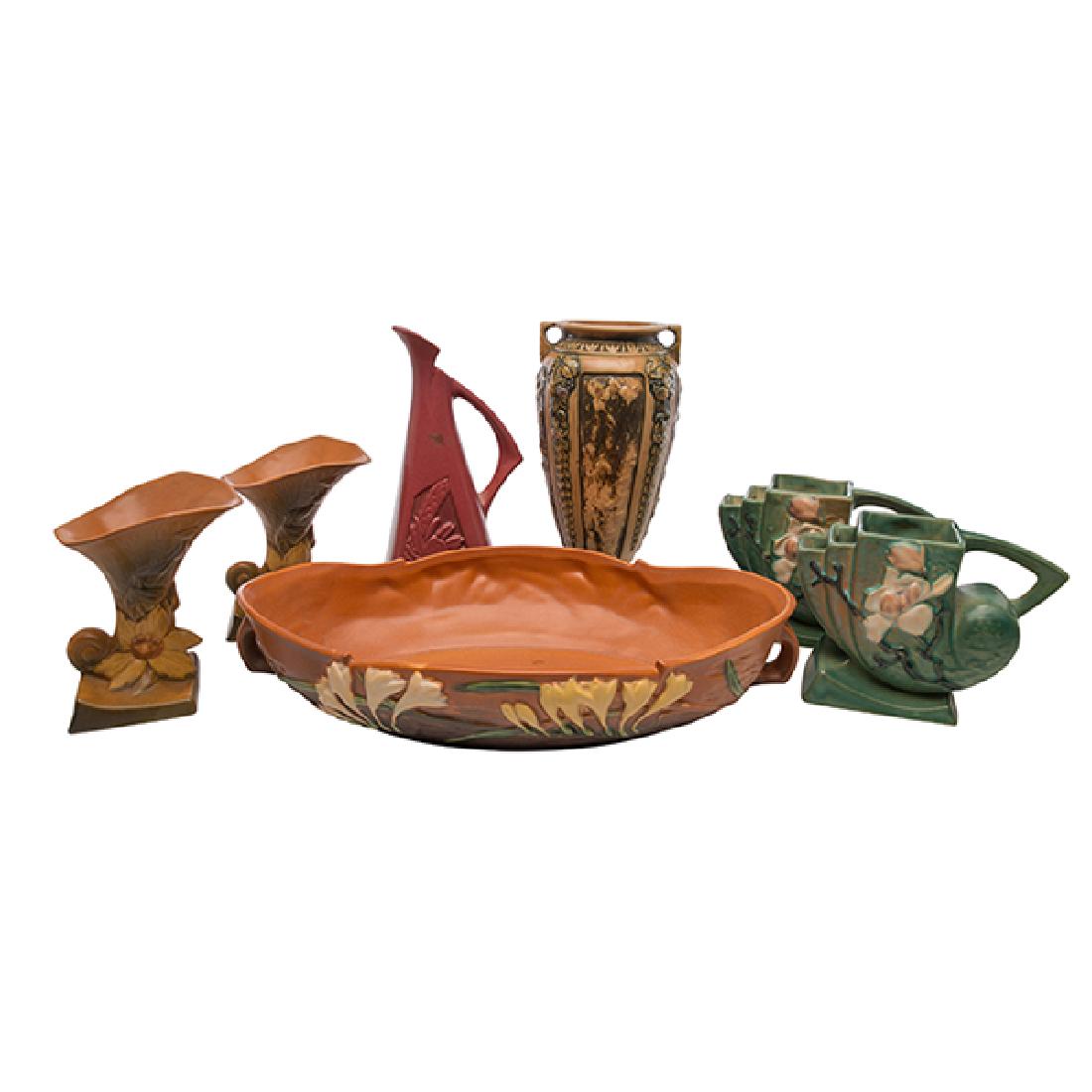 Roseville Pottery Co., vases, five, handled low bowl (1 of 1)