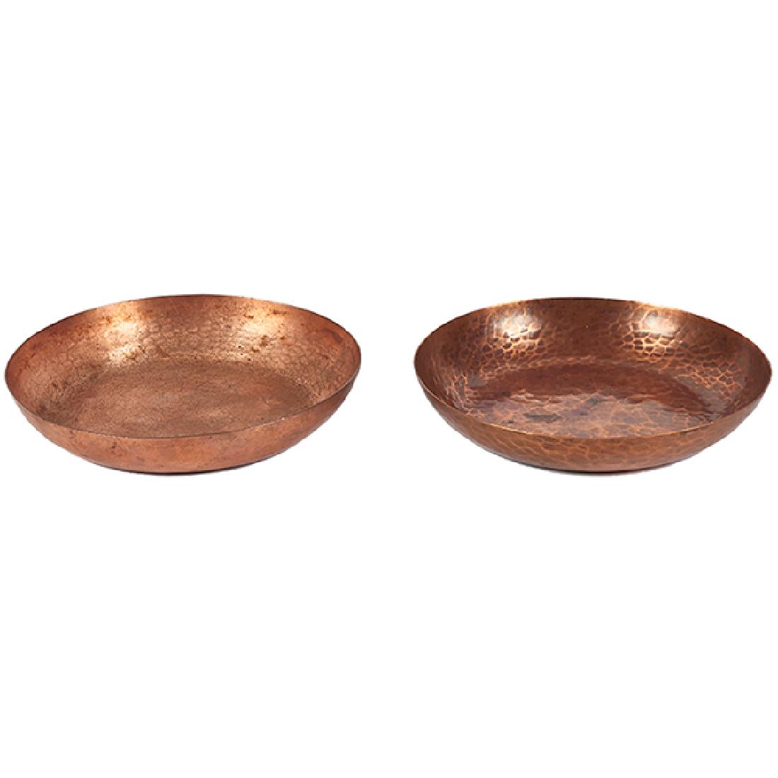 Falick Novick (1878-1958), shallow dishes or ash: Falick Novick (1878-1958), shallow dishes or ash receivers, pair, Chicago, IL, copper, stamped marks, also could be used as a pair of small plant pot holders, 5 1/8"dia x 7/8"h