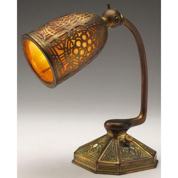 Tiffany Studios lamp, bronze base