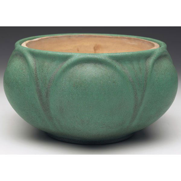 Teco jardiniere, designed by Hugh Garden, #253: Teco jardiniere, designed by Hugh Garden, #253, large organic shape with sculpted lobes, covered in a good green matte glaze with charcoal highlights, original liner, impressed marks, 8.5"w x 4.5"h