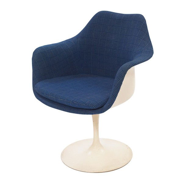 Eero Saarinen Tulip dining chair, by Knoll: Eero Saarinen Tulip dining chair, by Knoll, original blue wool upholstery, signed with Knoll International label, 25"w x 22"d x 32"h, good original condition