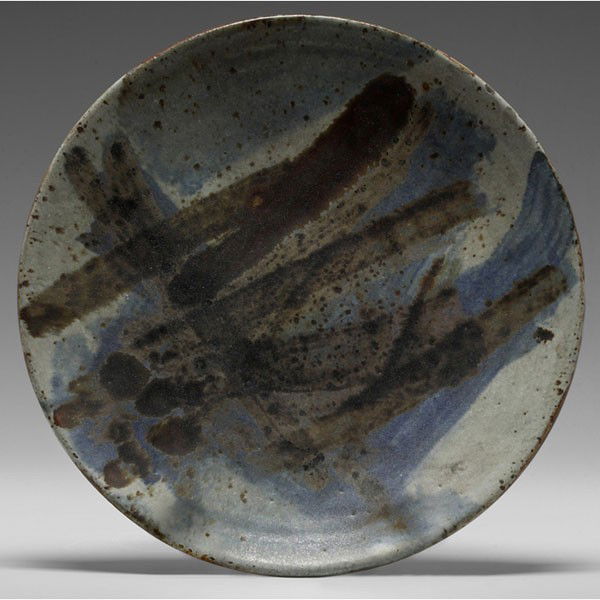 Peter Voulkos plate, brown and blue brush stroke d: Peter Voulkos plate, brown and blue brush stroke design against a mottled gray ground, signed, 9"dia, mint