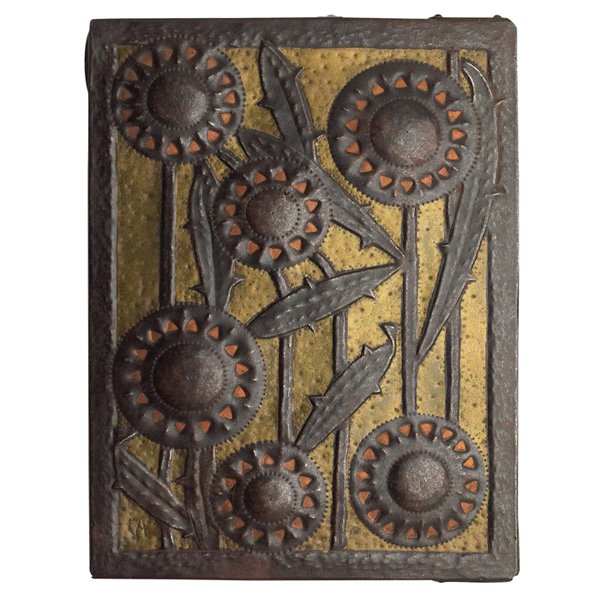 Alfred-Louis-Achille Daguet box: Alfred-Louis-Achille Daguet box, hammered and tooled copper with a stylized floral design to lid, signed, original patina, 12"w x 2"h