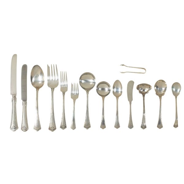 R. Wallace & Sons silverware, Carmel, 1912: R. Wallace & Sons silverware, Carmel pattern, 1912, hammered silver set with 2 serving spoons, 1 serving fork, 12 dinner forks, 12 salad forks, 6 large soup spoons, 4 soup spoons, 11 teaspoons, 11 but