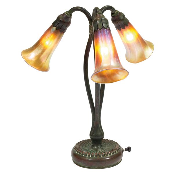 Tiffany Studios table lamp: Tiffany Studios table lamp, three-light lily form with original bronze patina, shades signed, base signed and numbered 316, switch replaced, 12.5"w x 13"h, very good condition
