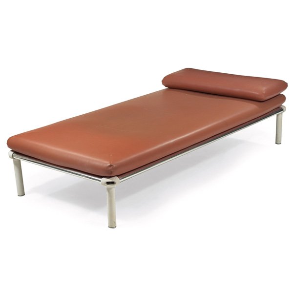 Bruce Hannah & Andrew Morrison daybed: Bruce Hannah & Andrew Morrison daybed, by Knoll International, model 2083, 1970s, polished and powder-coated aluminum frame, original tan vinyl upholstery, signed with Knoll International label, 86"w