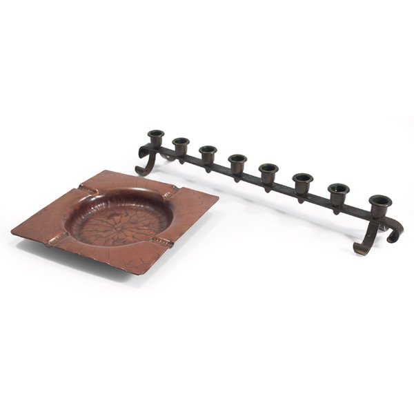 Roycroft hammered brass candelabra Craftsman Company ha: Roycroft hammered brass eight-light candelabra, low horizontal form, inverted bell-form candle cups, scrolled feet; together with a Craftsman Company hammered copper ash receiver, first 21.5"w x 3"h, 