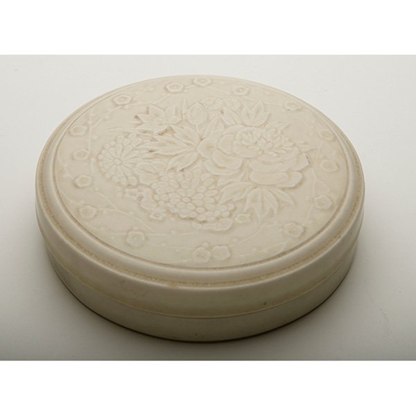 Rookwood Pottery Floral powder box, #2654 5"dia x 1.5"h (1 of 2)