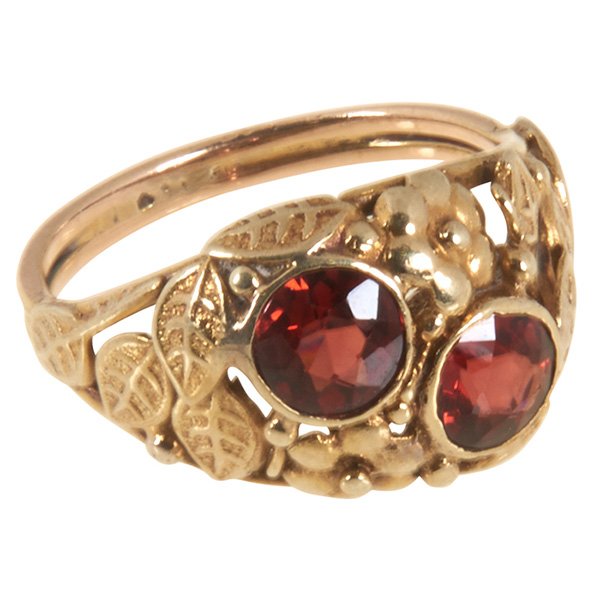 American Arts & Crafts lady's ring size: 5: American Arts & Crafts, lady's ring, 14K yellow gold, garnets, stamped purity mark, size: 5