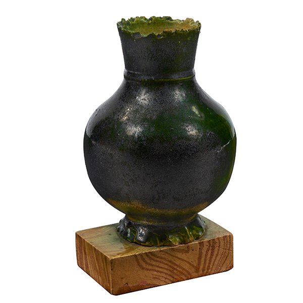 George Ohr cabinet vase, Biloxi, MS (1 of 2)