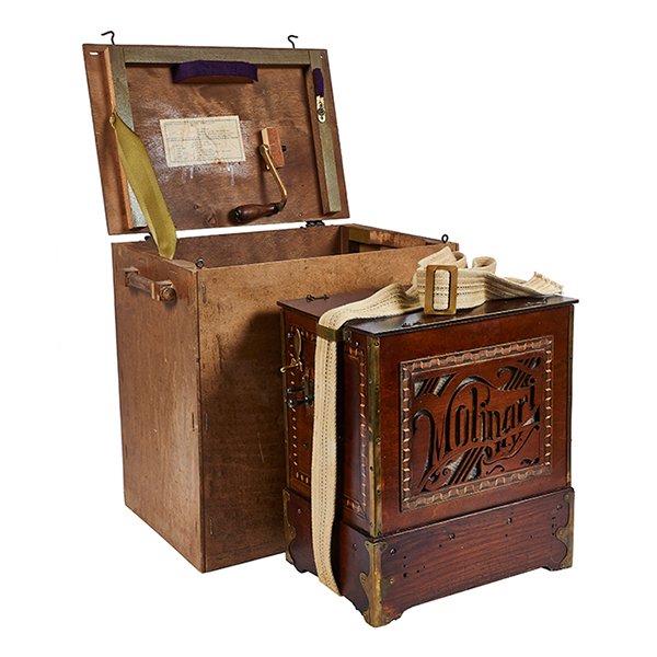 Molinari Joe and Rachel Lopez's monkey barrel organ (1 of 1)