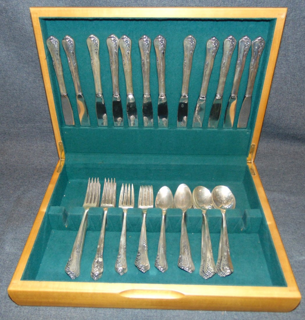 Oneida "Engagement" Sterling Silver Flatware Set (1 of 7)