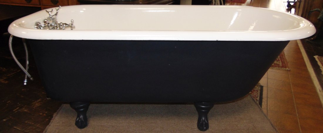 Vintage Standard Sanitary Porcelain Claw Foot Bath Tub: Antique "Standard Sanitary Manufacturing Company" Porcelain Enameled Cast Iron Claw foot Bathtub. Marked Standard Sanitary Mfg. Co. Baltimore. Circa 1926. Includes chrome hardware. Measures 60" long x