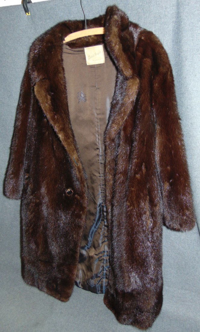 Vintage Whiskey Mink Coat David Sopin Philly: Vintage Whiskey Mink Coat by David Sopin of Philadelphia. Overall condition is good. 3 Missing buttons are in pocket (see photos). Wear consistent with age and use. Several Shipping Options Available.