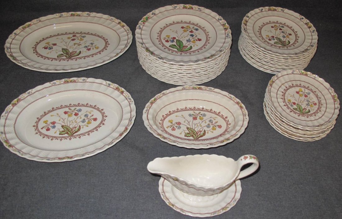 35 piece Copeland Spode Cowslip Dish Set: 35 piece Copeland Spode Cowslip Dish Set. Set includes: 12 Plates @ 10-1/2",12 Plates @ 9", 7 Plates @ 7-1/2", 1 Gravy Boat, 1 Platter @ 14-1/2", 1 Platter @ 13" and 1 Deep dish Bowl. Overall conditio