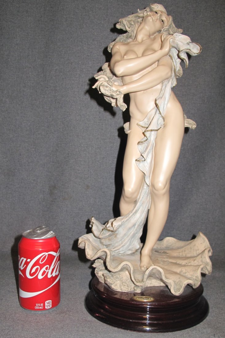 Giuseppe Armani Sculpture "Pearl": Giuseppe Armani Sculpture "Pearl". Limited Edition #75 of 1000. Measures 20-1/2" tall. Framed Certificate of Authenticity included. Condition is Very good. No damage. Starting Bid $80.