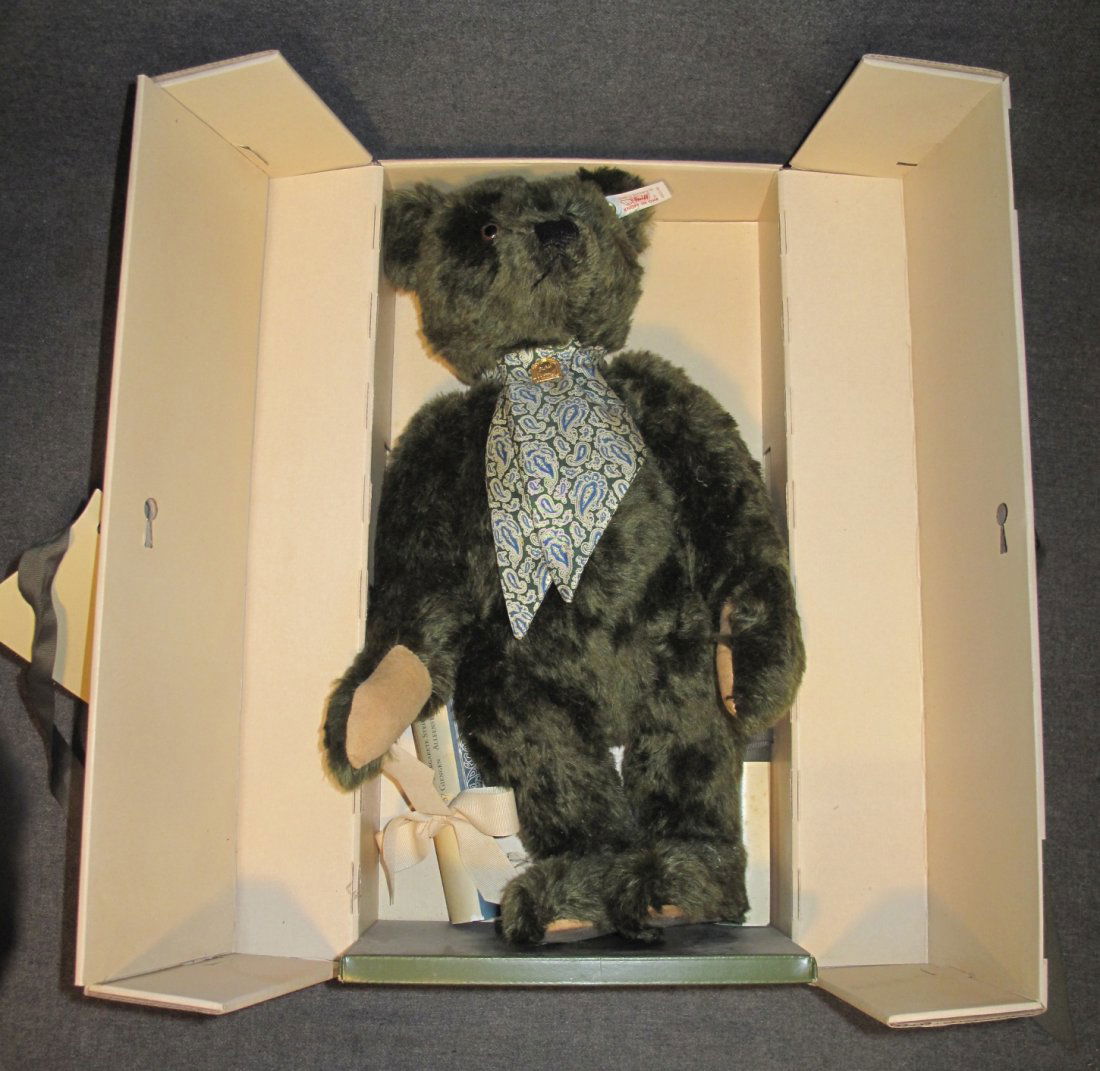 STEIFF VICTORIAN MUSICAL BEAR #01179 (1 of 6)
