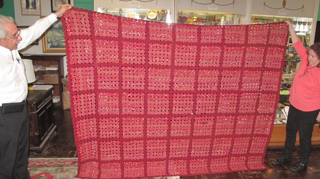 VINTAGE HANDMADE QUILT (1 of 4)