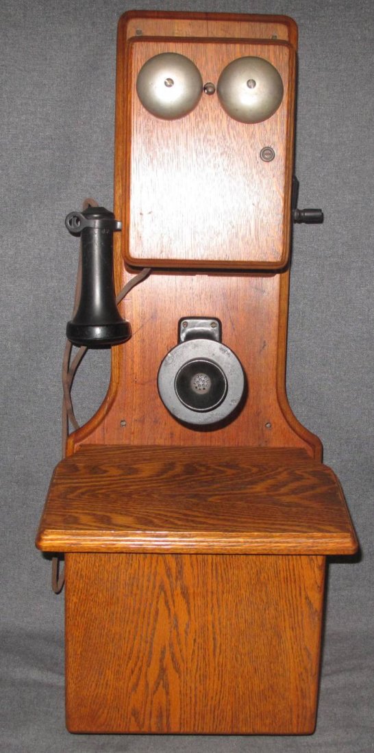 ANTIQUE OAK WALL PHONE (1 of 4)