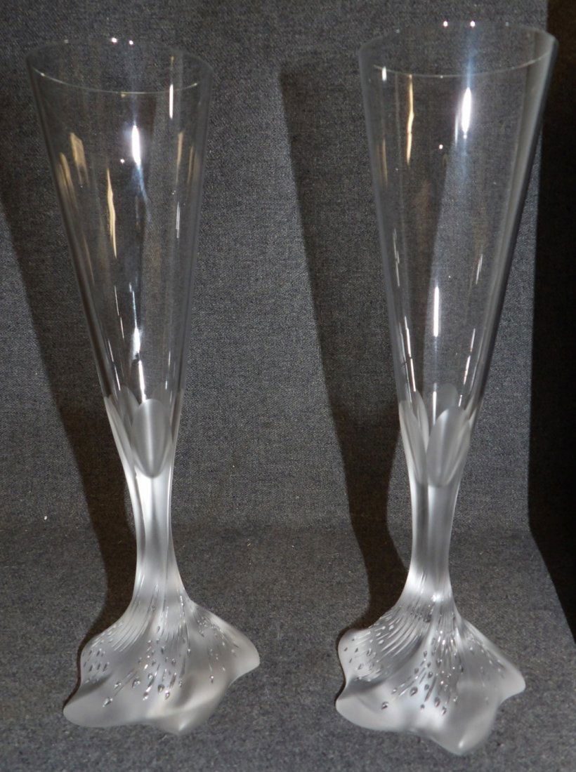 PAIR OF LALIQUE CHAMPAGNE FLUTES (1 of 8)