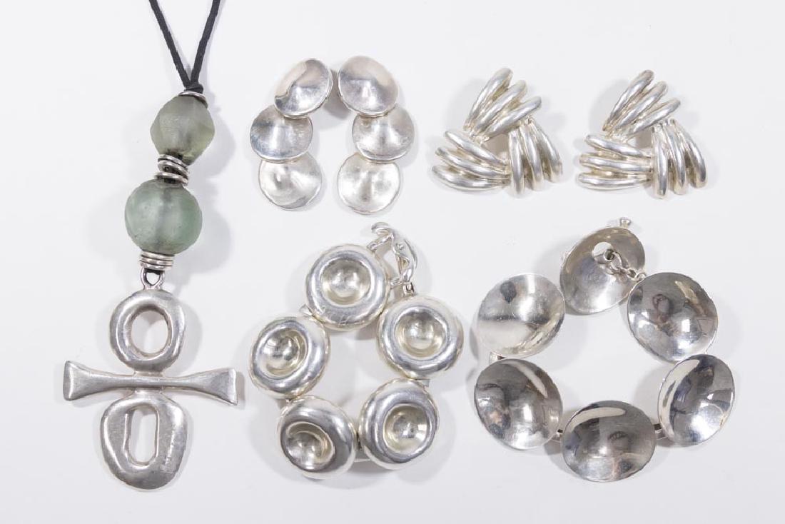 Group lot Robert Lee Morris Sterling Jewelry: Includes necklace, 2 bracelets, earrings. (5281) Good condition.